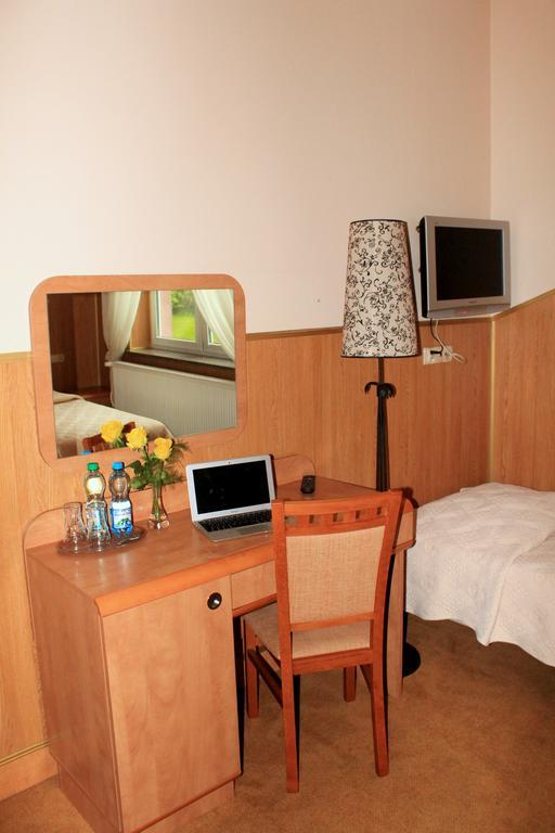 Parkowa - Noclegi Ze Sniadaniem Nowa Ruda Kamer foto