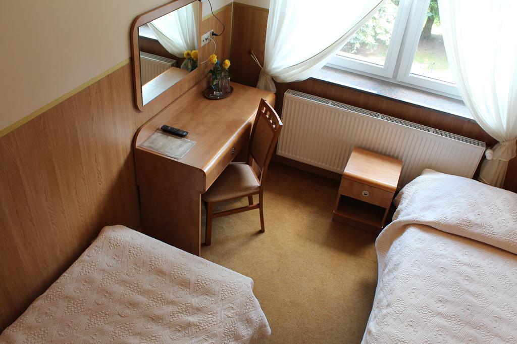 Parkowa - Noclegi Ze Sniadaniem Nowa Ruda Kamer foto