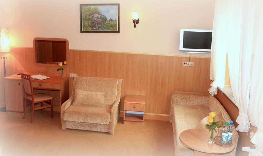 Parkowa - Noclegi Ze Sniadaniem Nowa Ruda Kamer foto
