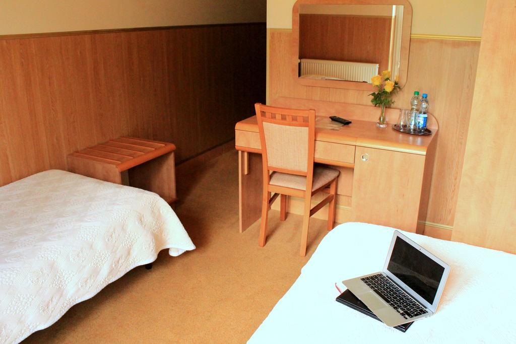 Parkowa - Noclegi Ze Sniadaniem Nowa Ruda Kamer foto