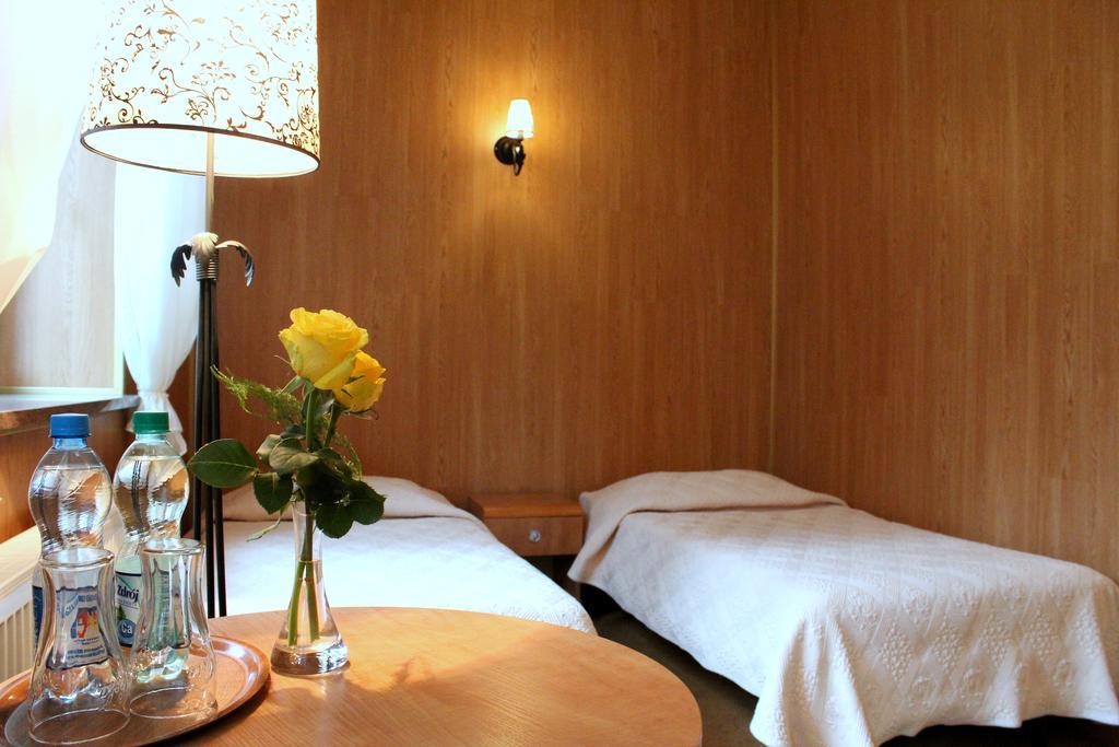 Parkowa - Noclegi Ze Sniadaniem Nowa Ruda Kamer foto